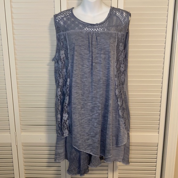 Simply Couture Tops - Simply Couture nwot darling tank